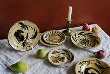 Load image into Gallery viewer, Tiny plate, flower