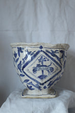 Load image into Gallery viewer, Fortuna / Bonheur (vase)