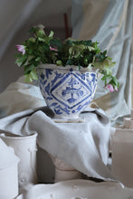 Load image into Gallery viewer, Fortuna / Bonheur (vase)