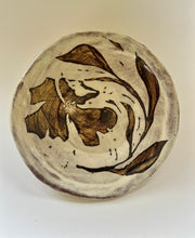 Load image into Gallery viewer, Tiny plate, flower