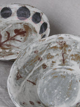 Load image into Gallery viewer, Spotted Flower