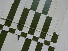 Load image into Gallery viewer, Still I