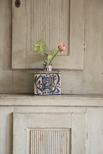 Load image into Gallery viewer, Lady and Gentleman with baskets (vase)