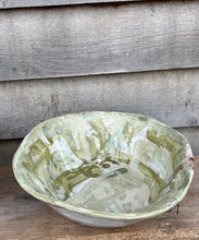 Load image into Gallery viewer, Green Splattered Bowl