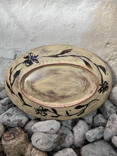 Load image into Gallery viewer, Horse And Flower Platter