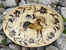 Load image into Gallery viewer, Horse And Flower Platter