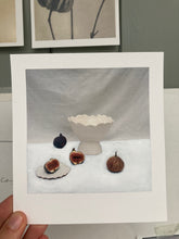 Load image into Gallery viewer, Vase with figs and scallop shell