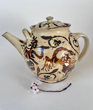 Load image into Gallery viewer, Many pint teapot