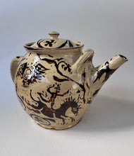 Load image into Gallery viewer, Many pint teapot