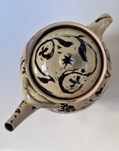 Load image into Gallery viewer, Many pint teapot