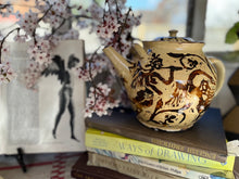 Load image into Gallery viewer, Many pint teapot