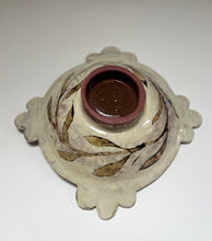 Load image into Gallery viewer, Trefoil Animal Bowl