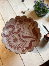 Load image into Gallery viewer, Wildflower Scollop Bowl