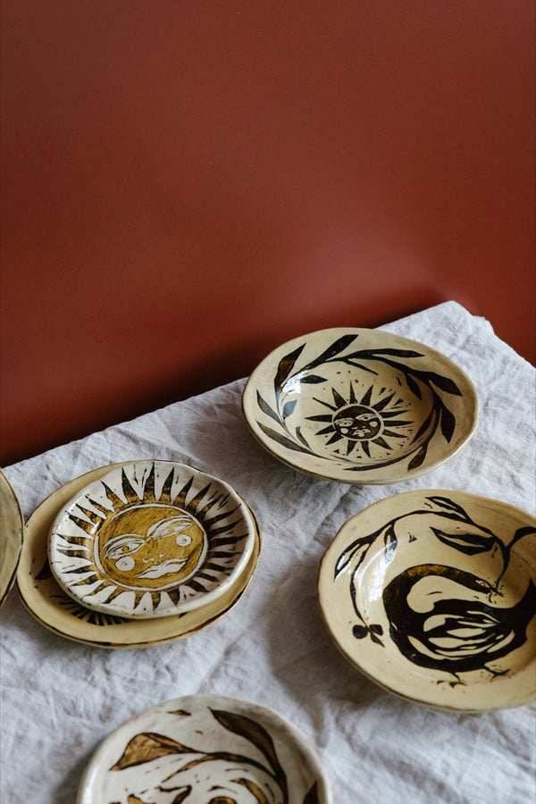 Swan dish with clover