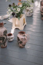 Load image into Gallery viewer, Friendly Home
