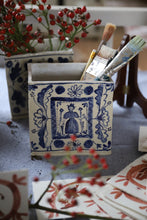 Load image into Gallery viewer, Girl with chicken 28.