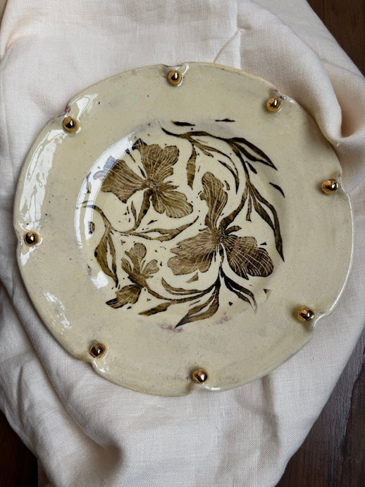 Floral pearl plate