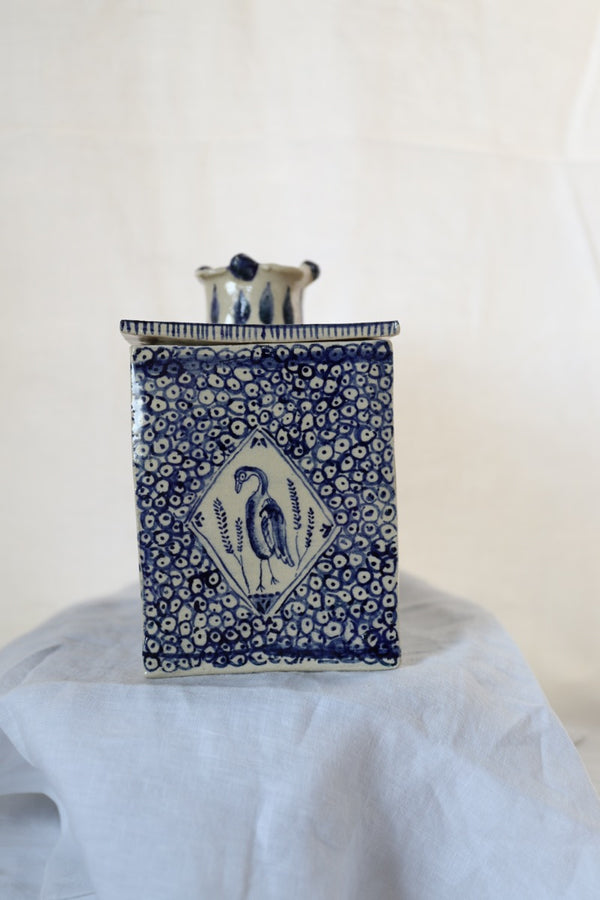 Lady and Gentleman with baskets (vase)