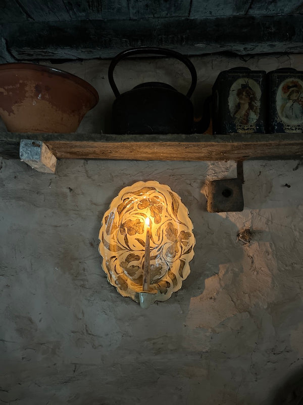 'Large scollop oval flower' sconce 1