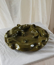 Load image into Gallery viewer, Relief Plate - Moss