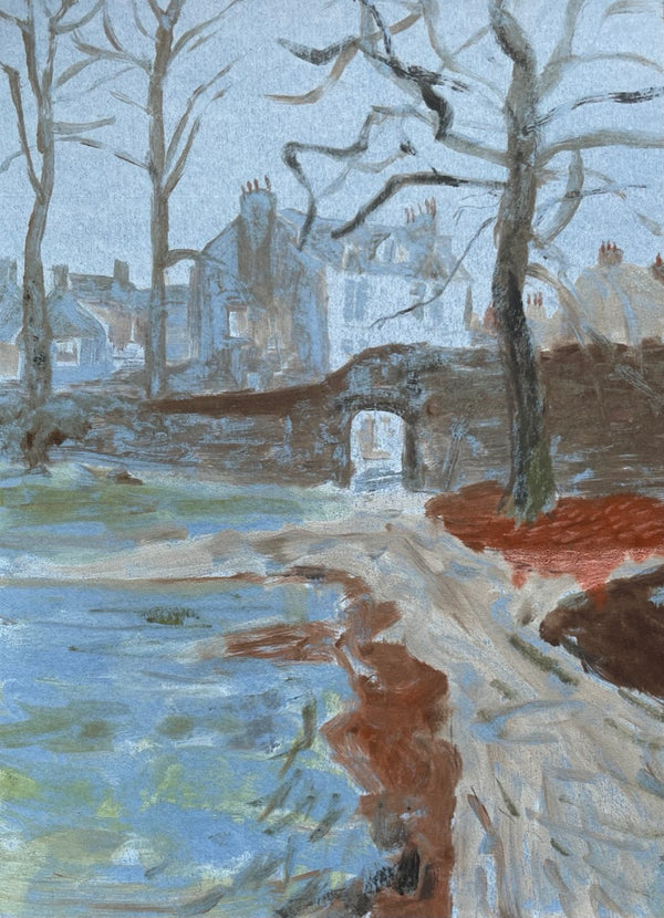 House beyond the gate