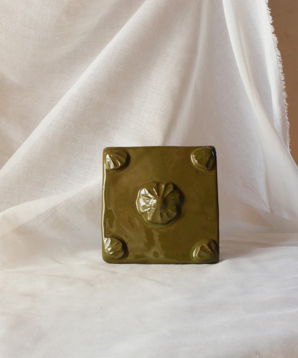 Tile Daises - Moss