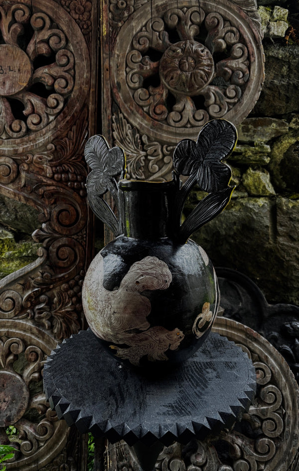 Translating instinct Urn