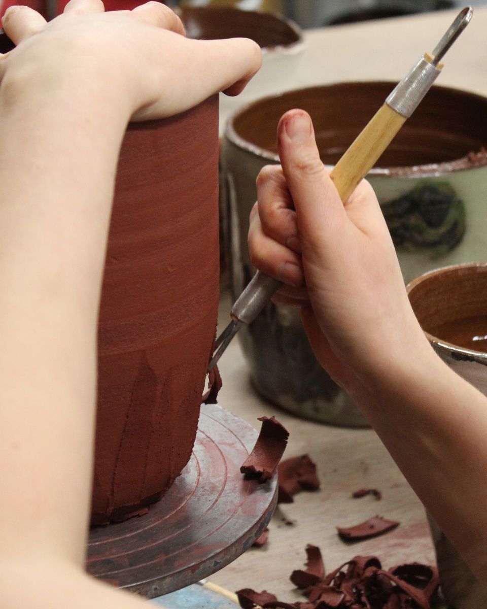Ceramicist Imogen Richards hand-building a clay vase for the Process Online Exhibition at Partnership Editions.