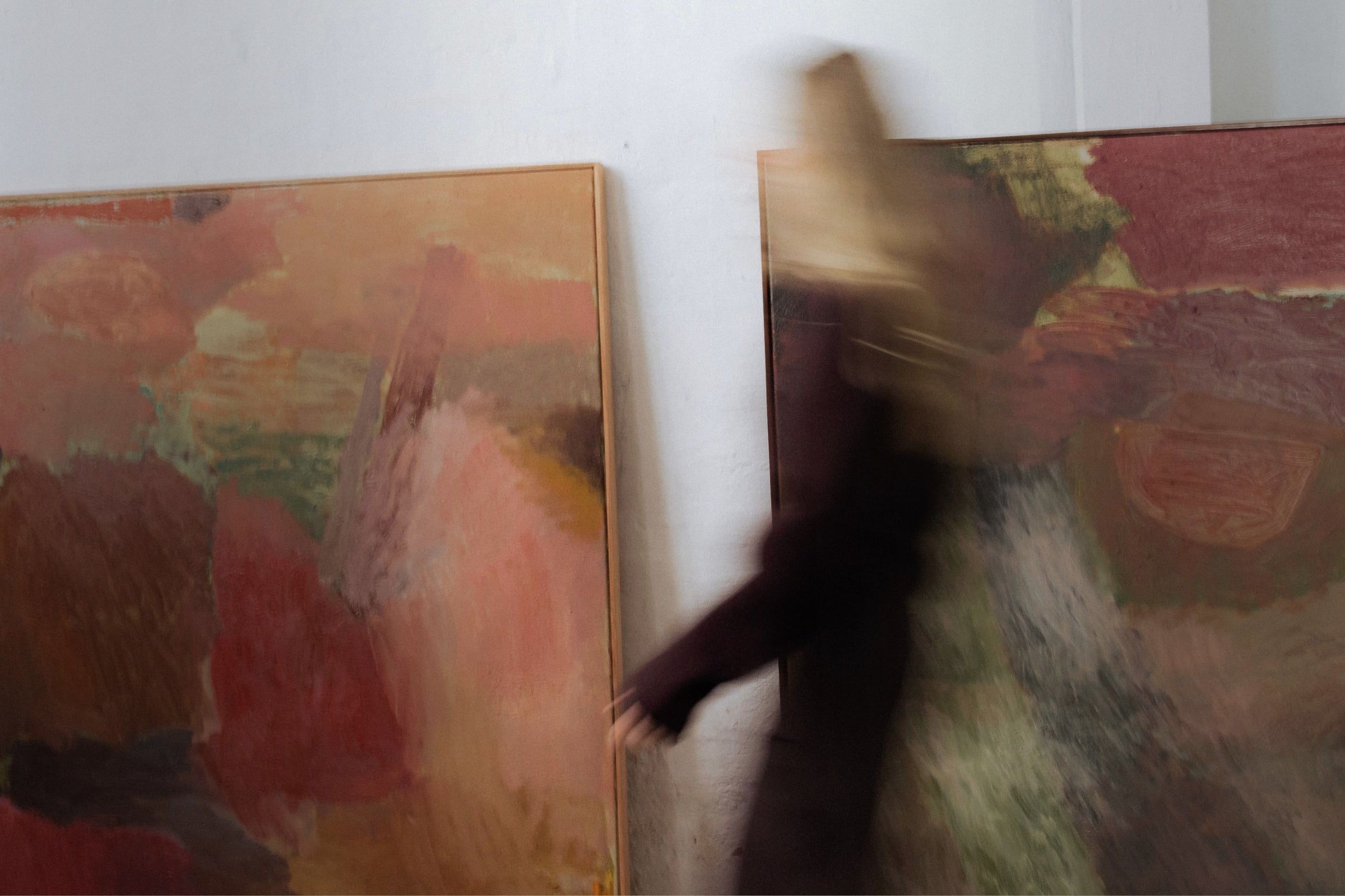 Main banner for Sara Winfield, artist exploring contrasts and the emotional landscapes of female existence through large-scale abstraction for Partnership Editions.