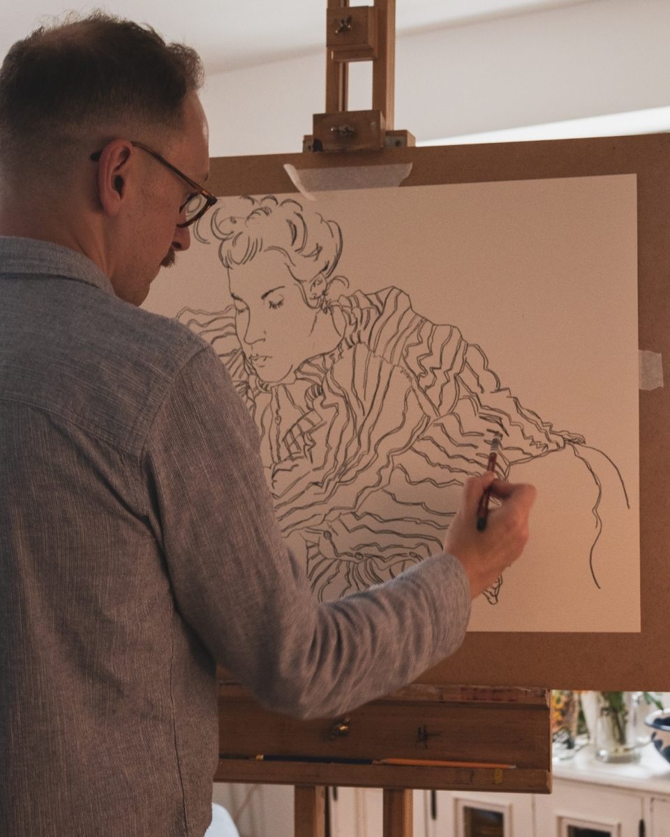 A detailed shot of Shaun Duke’s steady hand as he defines the subject for an upcoming piece.