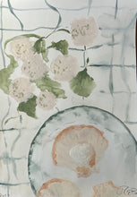 Load image into Gallery viewer, Scallop Shells and Hydrangea
