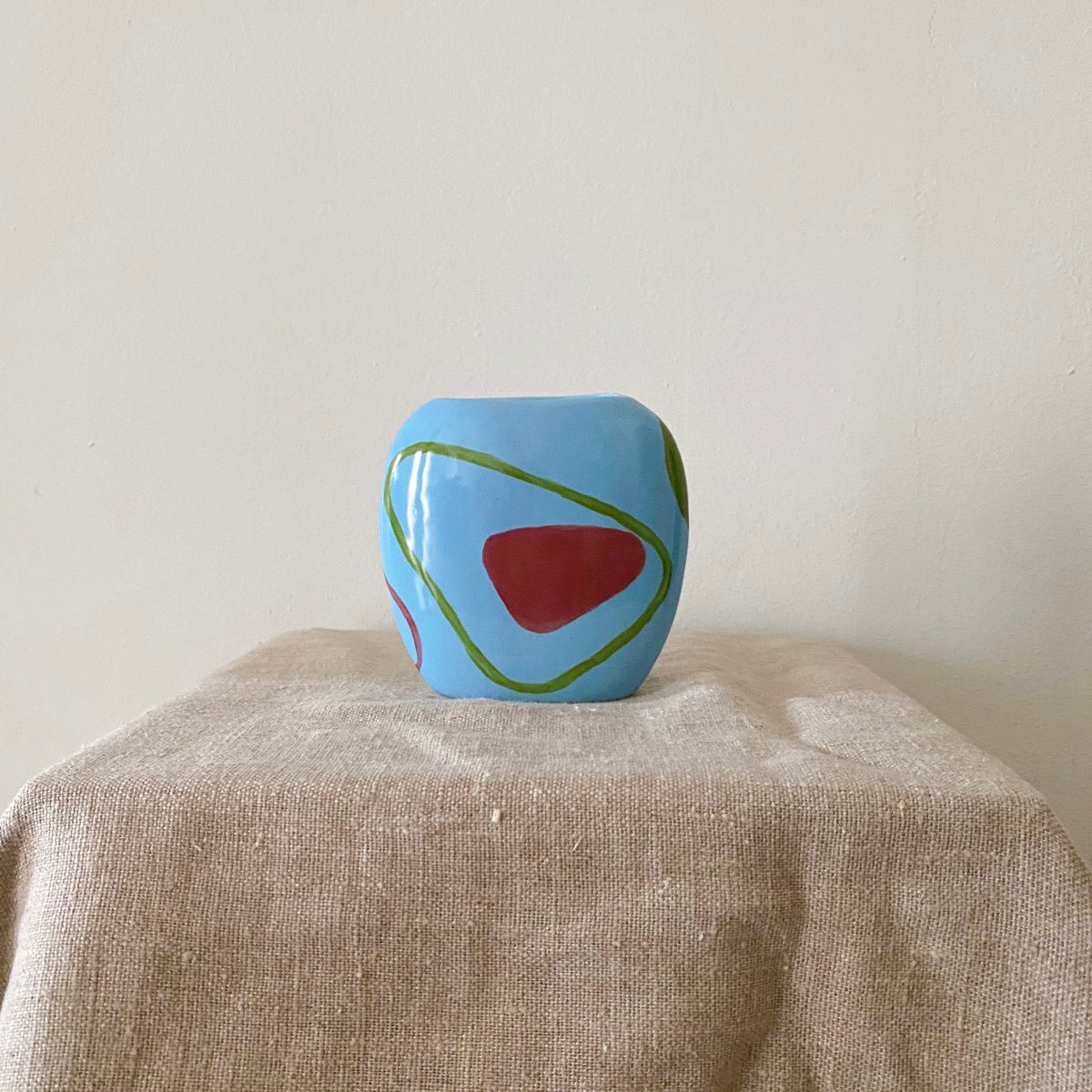 Sky blue II small oval-shaped pot